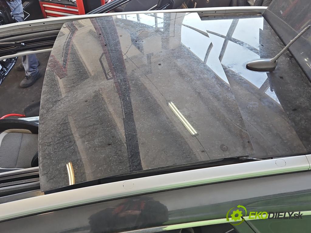 Kia Ceed II 2012-2018 1.6 GDI 135 HP automatic 99 kW 1591 cm3 5- Střešní okno:  (Sklo karosérie)