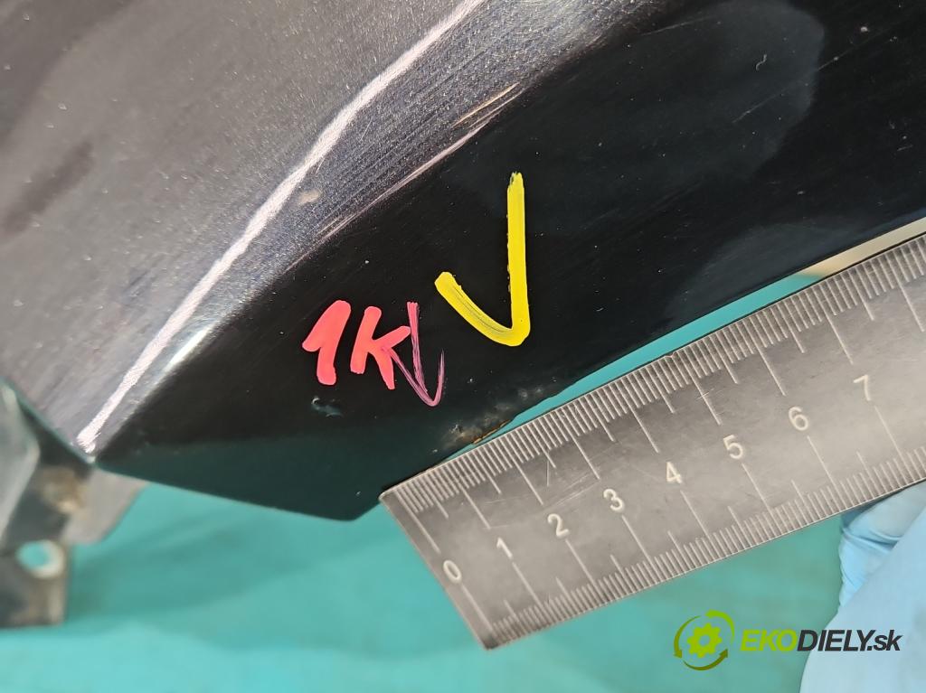 Seat Altea 1.9 tdi 105 hp manual 77 kW 1896 cm3 5- blatnik přední levý  (Predné ľavé)