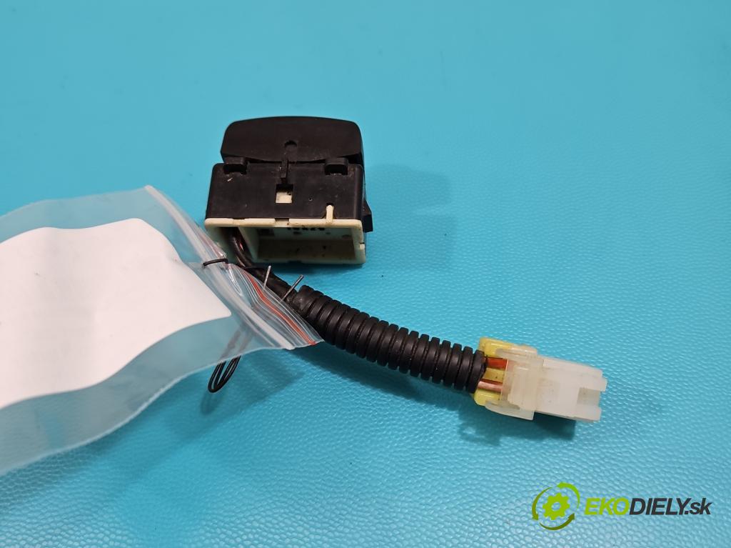 Dodge Caravan V 2007-2020 3.6 V6 automatic 211 kW 3605 cm3 5- prepínač multifunkční: řízení:  (Prepínacie páčky pod volantom)