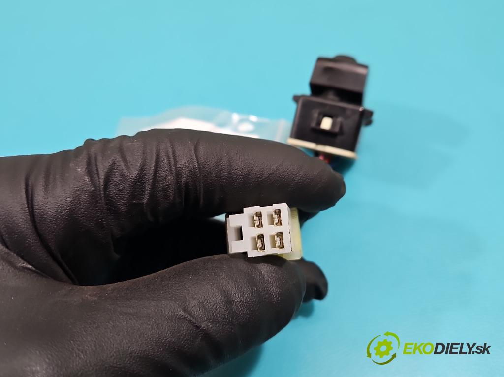 Dodge Caravan V 2007-2020 3.6 V6 automatic 211 kW 3605 cm3 5- prepínač multifunkční: řízení:  (Prepínacie páčky pod volantom)