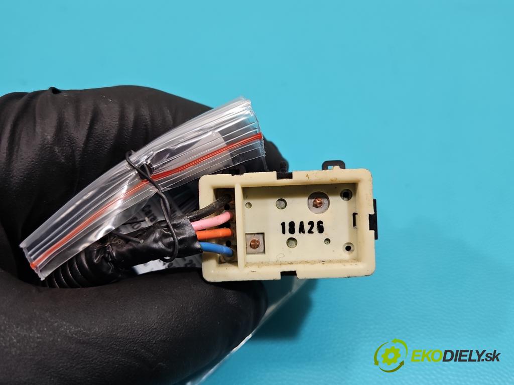 Dodge Caravan V 2007-2020 3.6 V6 automatic 211 kW 3605 cm3 5- prepínač multifunkční: řízení:  (Prepínacie páčky pod volantom)