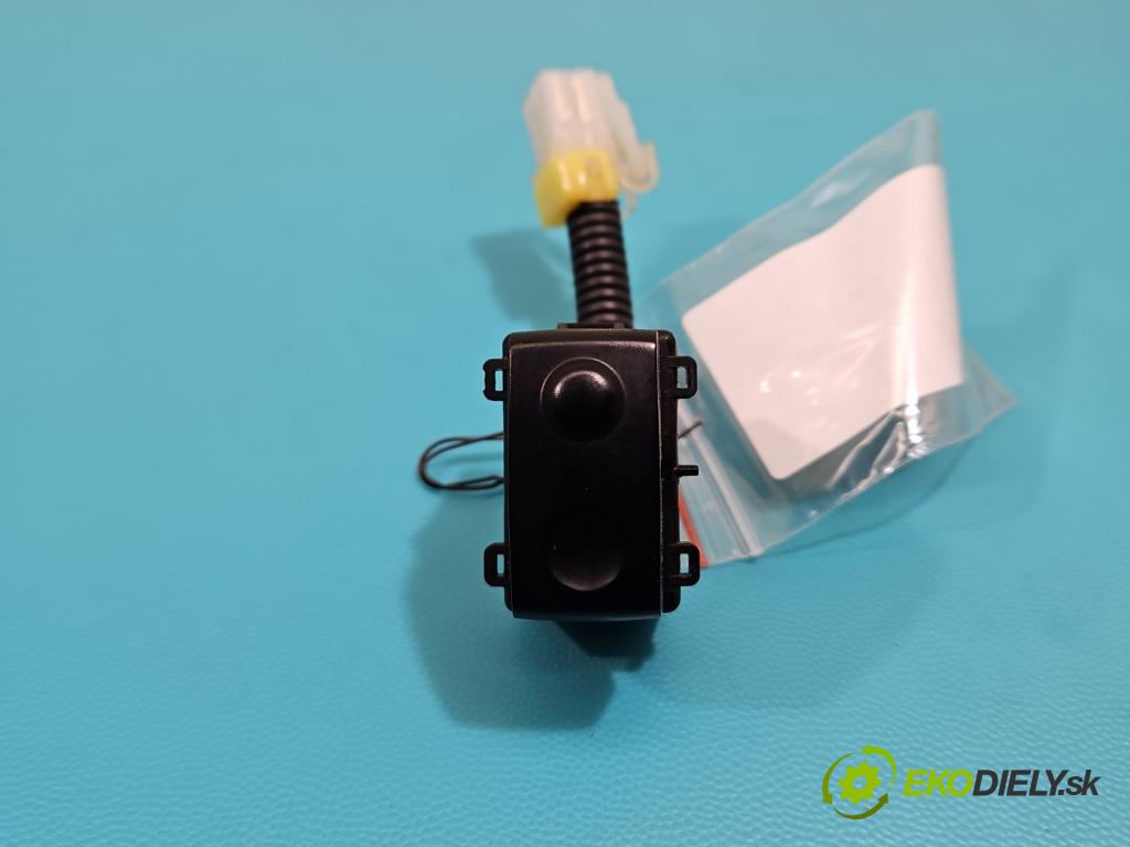 Dodge Caravan V 2007-2020 3.6 V6 automatic 211 kW 3605 cm3 5- prepínač multifunkční: řízení:  (Prepínacie páčky pod volantom)