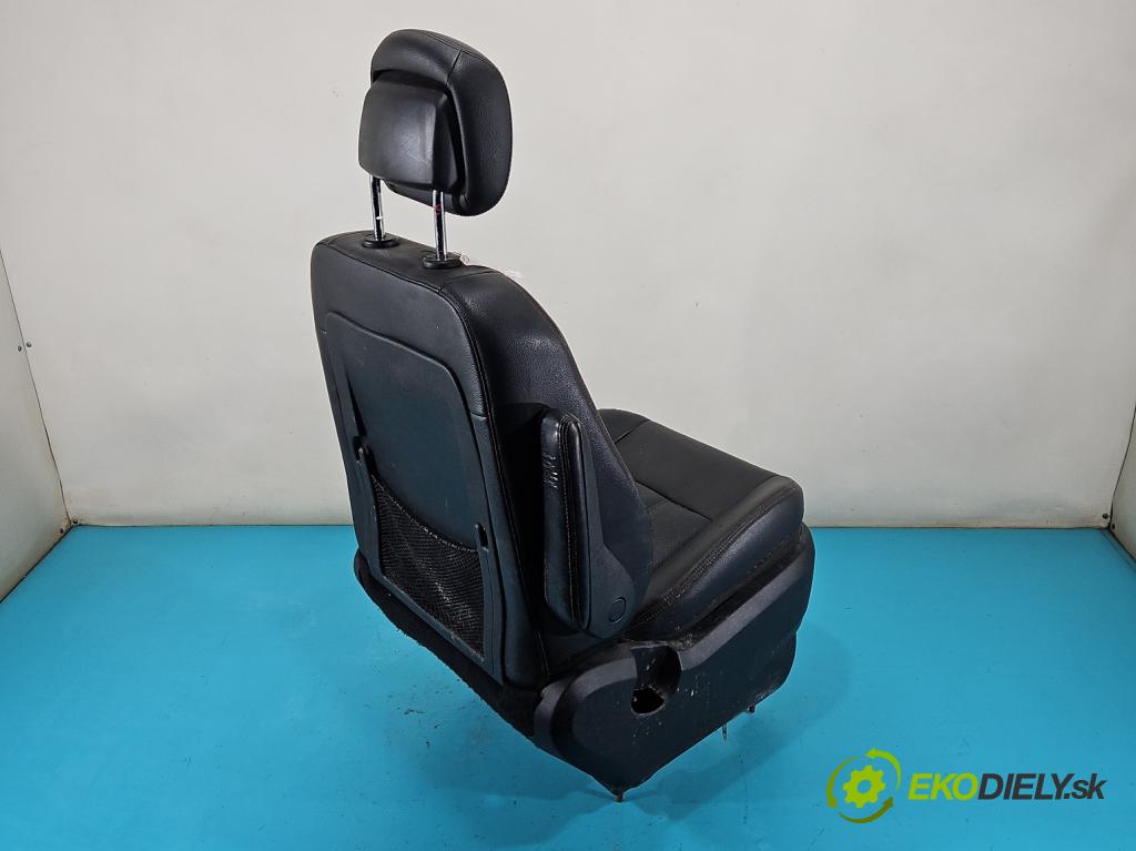 Dodge Caravan V 2007-2020 3.6 V6 automatic 211 kW 3605 cm3 5- Sedačka ľavý  (Sedačka, sedadlo)