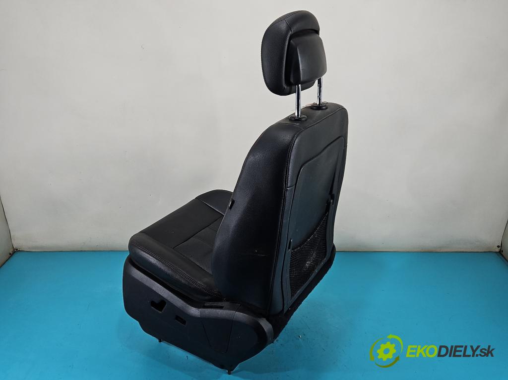 Dodge Caravan V 2007-2020 3.6 V6 automatic 211 kW 3605 cm3 5- Sedačka ľavý  (Sedačka, sedadlo)