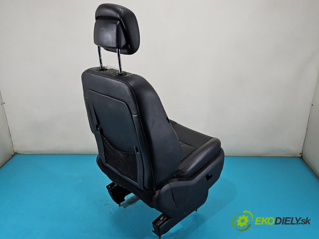 Dodge Caravan V 2007-2020 3.6 V6 automatic 211 kW 3605 cm3 5- Sedačka pravý  (Sedačka, sedadlo)