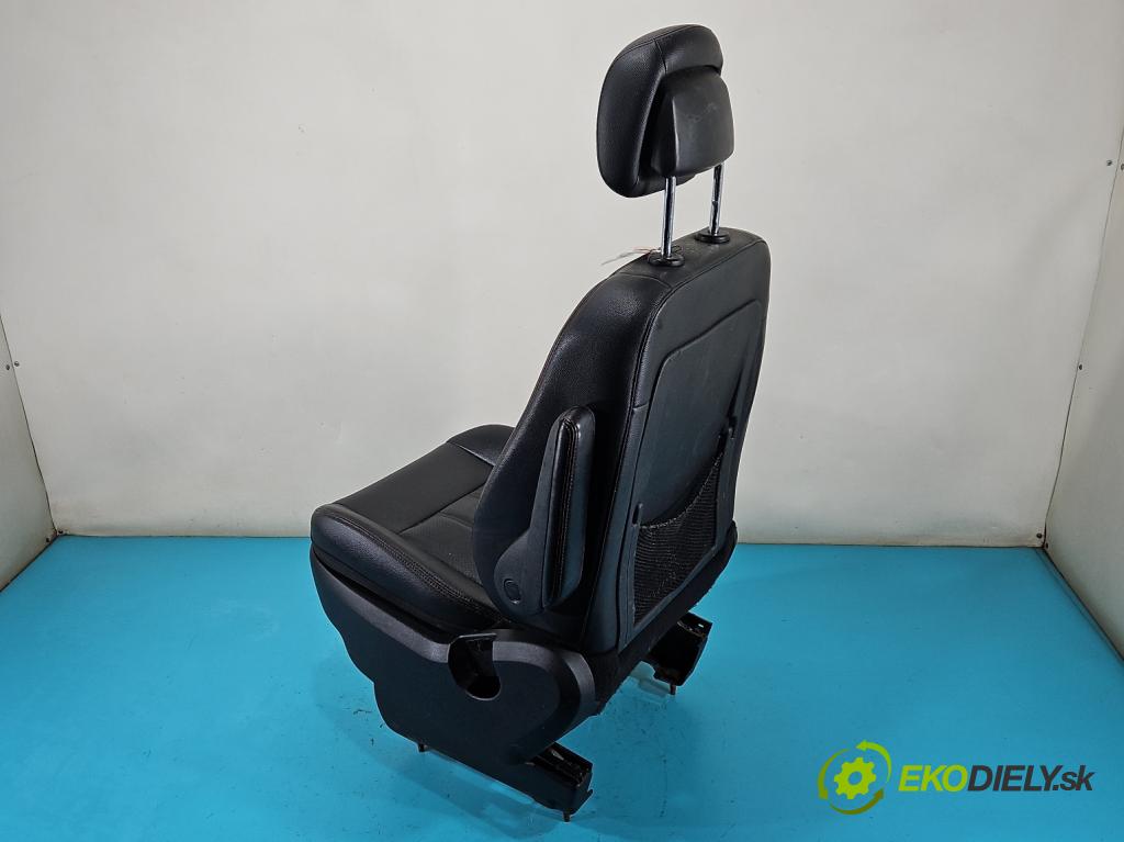 Dodge Caravan V 2007-2020 3.6 V6 automatic 211 kW 3605 cm3 5- Sedačka pravý  (Sedačka, sedadlo)