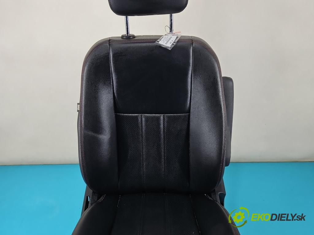 Dodge Caravan V 2007-2020 3.6 V6 automatic 211 kW 3605 cm3 5- Sedačka pravý  (Sedačka, sedadlo)