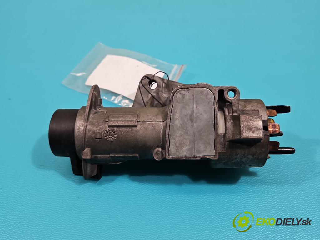 Vw Transporter T5 2003-2015 1.9 tdi 84KM manual 62 kW 1896 cm3 5- Spínačka 4B0905851C (Spínacia skrinka)