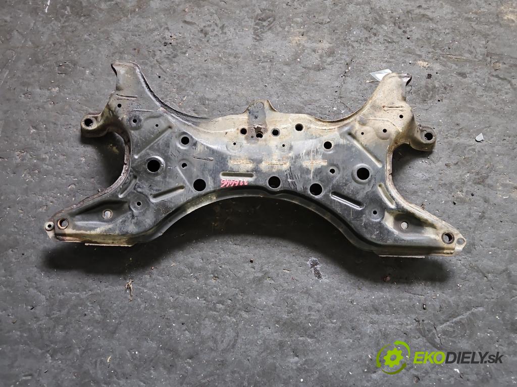 Toyota Corolla Verso I 2001-2004 2.0 D4D 90 HP manual 66 kW 1995 cm3 5- výstuha motora