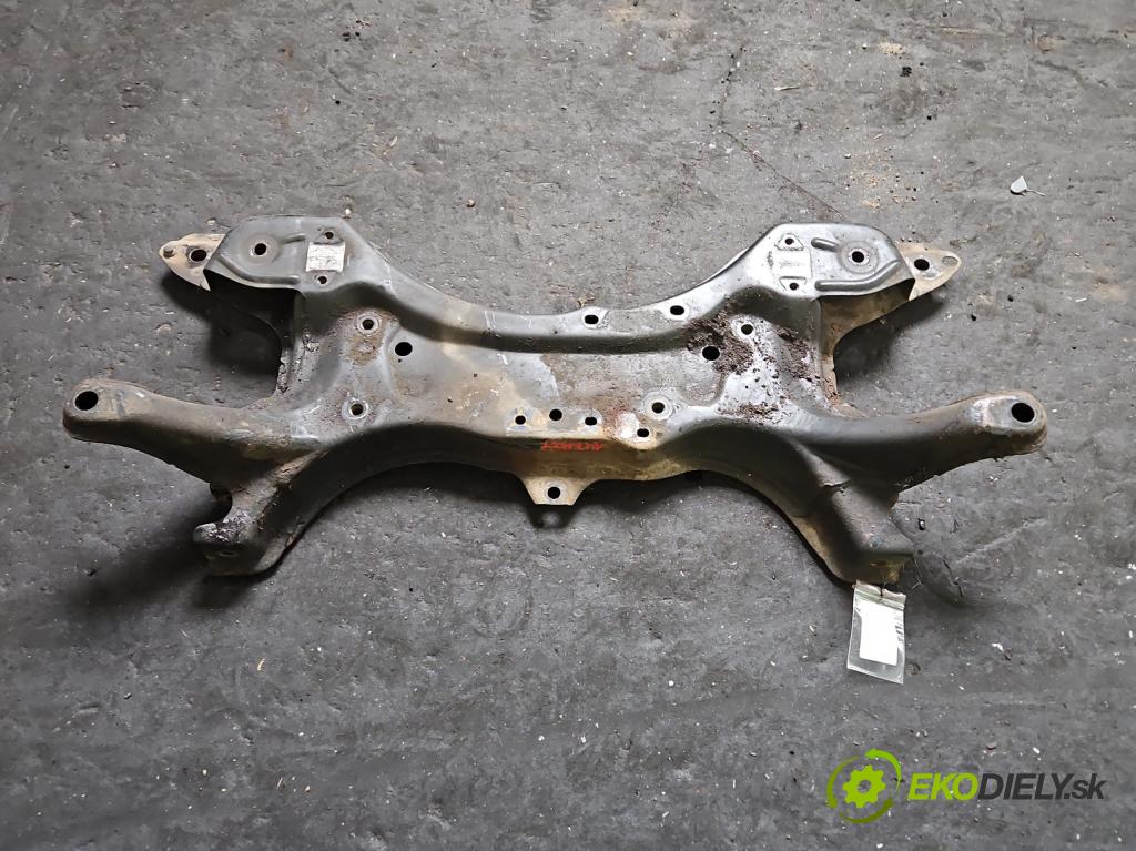 Toyota Corolla Verso I 2001-2004 2.0 D4D 90 HP manual 66 kW 1995 cm3 5- výstuha motora 