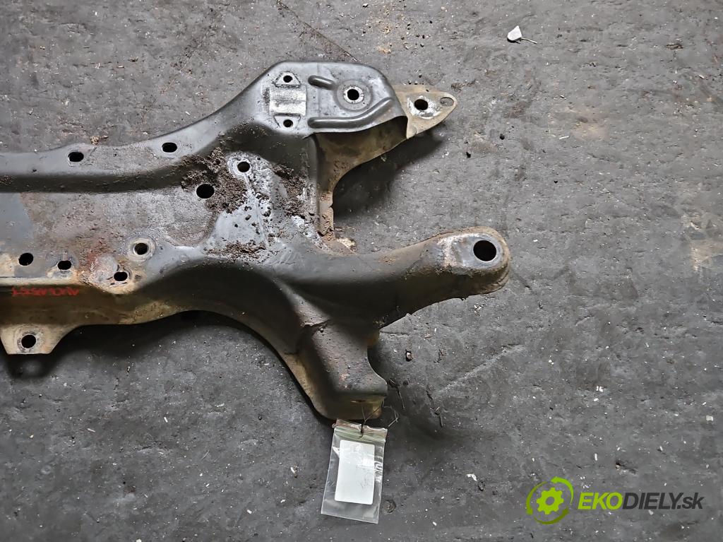 Toyota Corolla Verso I 2001-2004 2.0 D4D 90 HP manual 66 kW 1995 cm3 5- výstuha motora