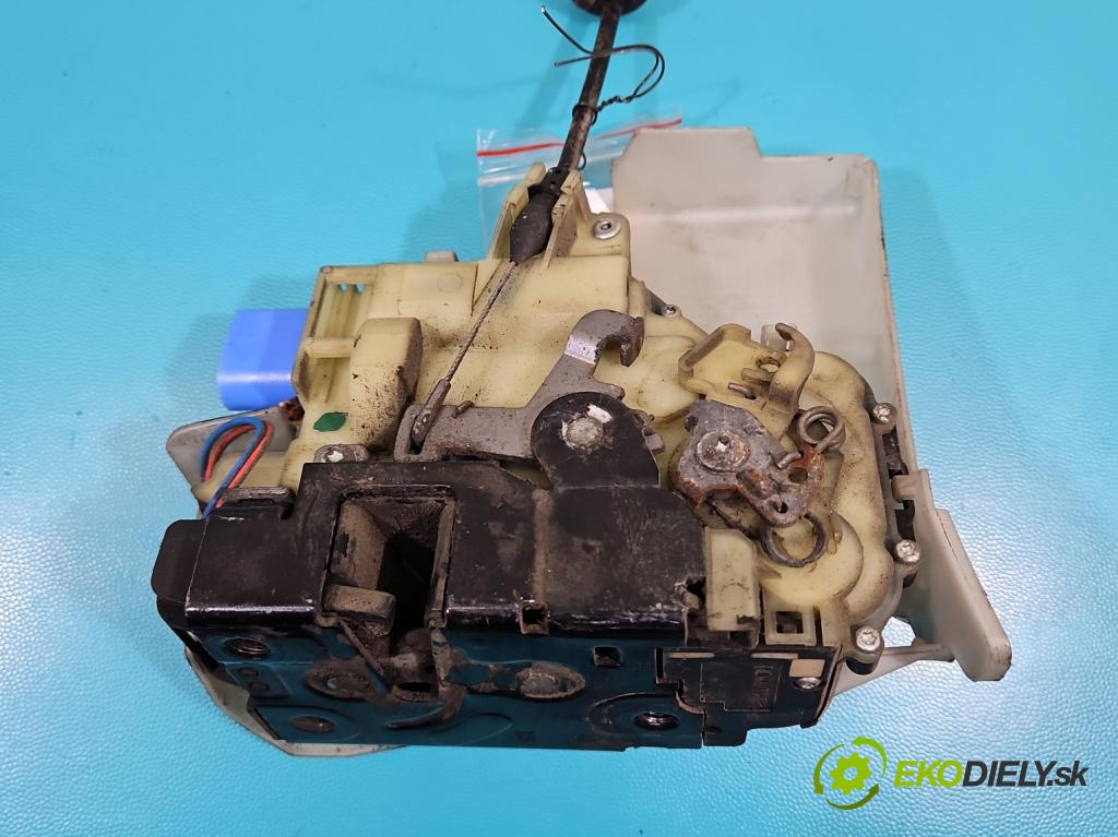 Vw Transporter T5 2003-2015 1.9 tdi 84KM manual 62 kW 1896 cm3 5- zámek přední pravý 3B1837016CC