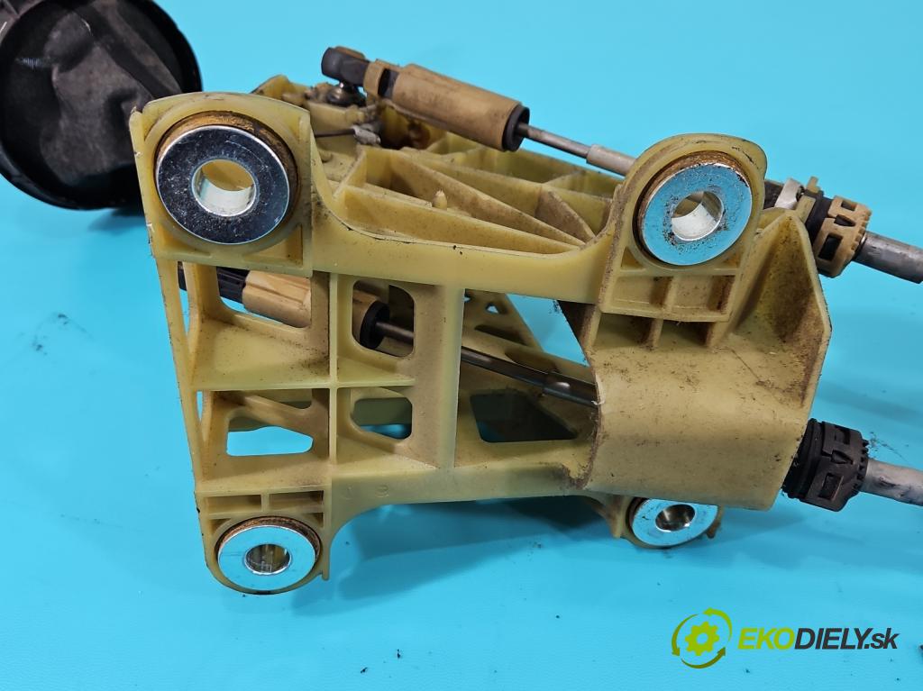 Vw Transporter T5 2003-2015 1.9 tdi 84KM manual 62 kW 1896 cm3 5- Páka: Změny: stupeň,rýchlosť 7H0711025H (Rýchlostná páka (kulisa))