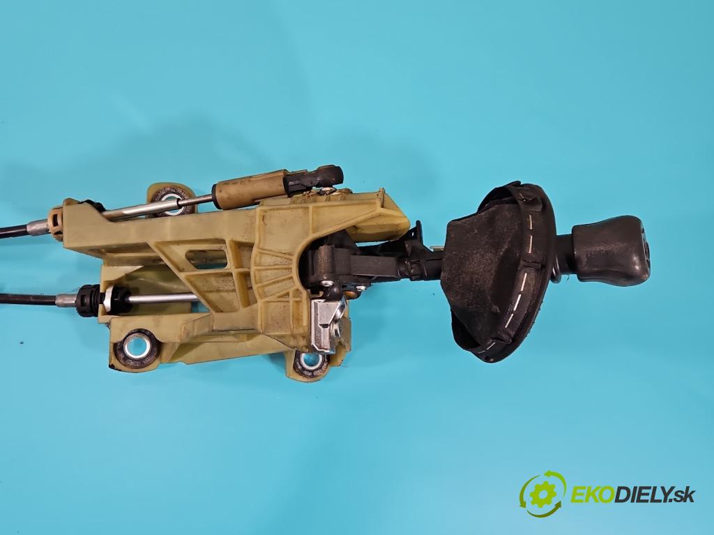 Vw Transporter T5 2003-2015 1.9 tdi 84KM manual 62 kW 1896 cm3 5- Páka: Změny: stupeň,rýchlosť 7H0711025H (Rýchlostná páka (kulisa))