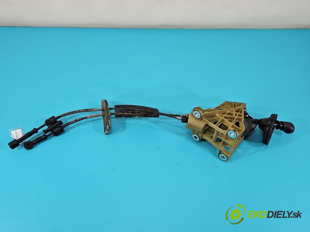 Vw Transporter T5 2003-2015 1.9 tdi 84KM manual 62 kW 1896 cm3 5- Páka: Změny: stupeň,rýchlosť 7H0711025H (Rýchlostná páka (kulisa))