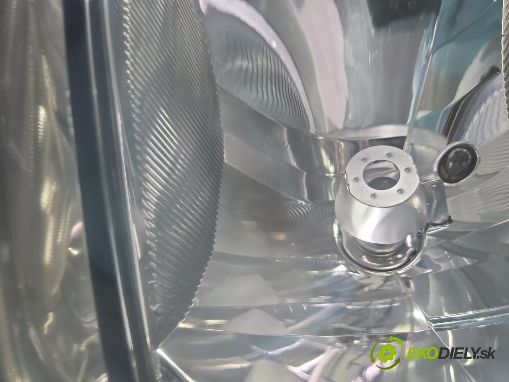 Vw Transporter T5 2003-2015 1.9 tdi 84KM manual 62 kW 1896 cm3 5- Reflektor: pravý 7H1941016N (Svetlo predné pravé)