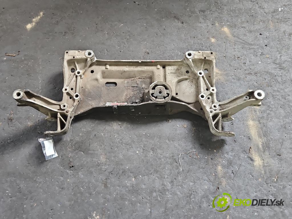 Seat Altea 1.9 tdi 105 HP manual 77 kW 1896 cm3 5- výstuha motora 