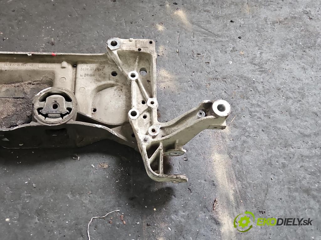 Seat Altea 1.9 tdi 105 HP manual 77 kW 1896 cm3 5- výstuha motora