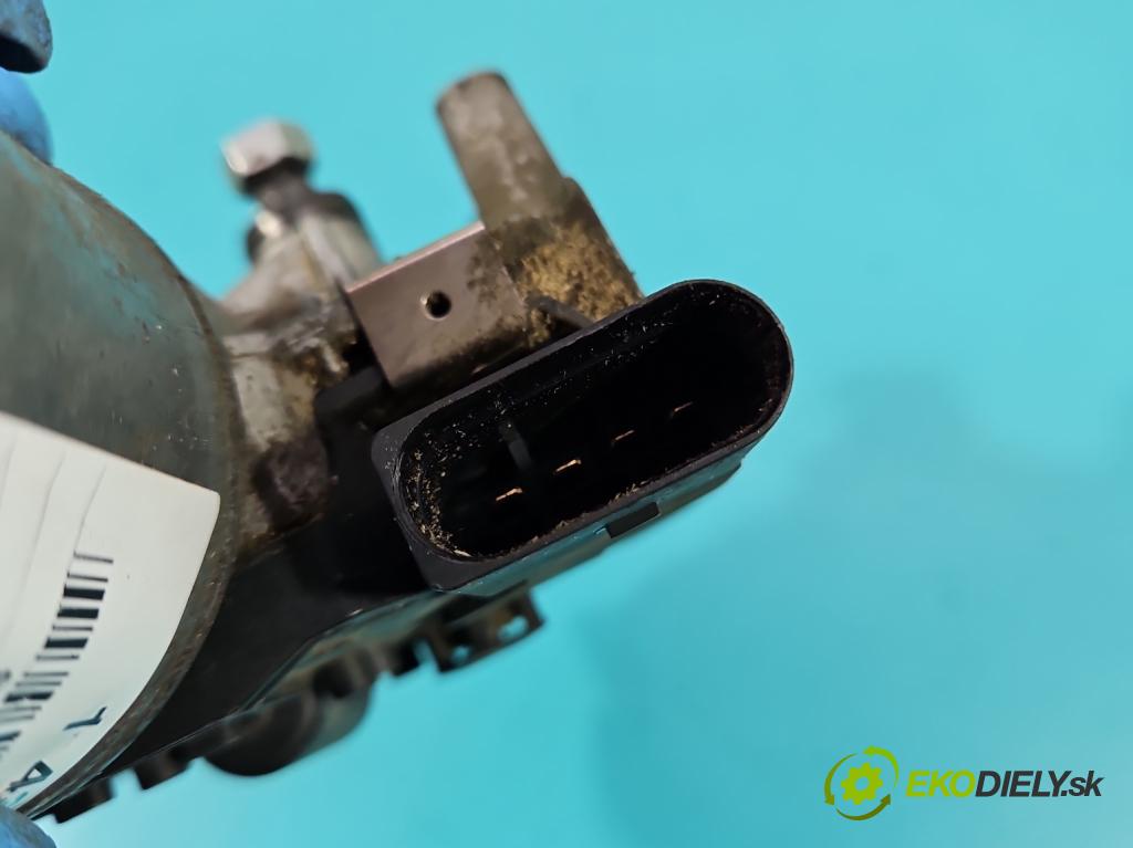 Seat Altea 1.9 tdi 105 hp manual 77 kW 1896 cm3 5- motor stěračů přední 5P0955119C