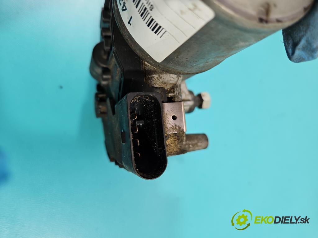 Seat Altea 1.9 tdi 105 hp manual 77 kW 1896 cm3 5- motor stěračů přední 5P0955119C