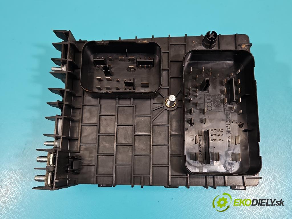 Audi A3 8P 2003-2012 2.0 FSI 150 hp manual 110 kW 1984 cm3 3- skříňka pojistková 1K0937124K (Pojistkové skříňky)