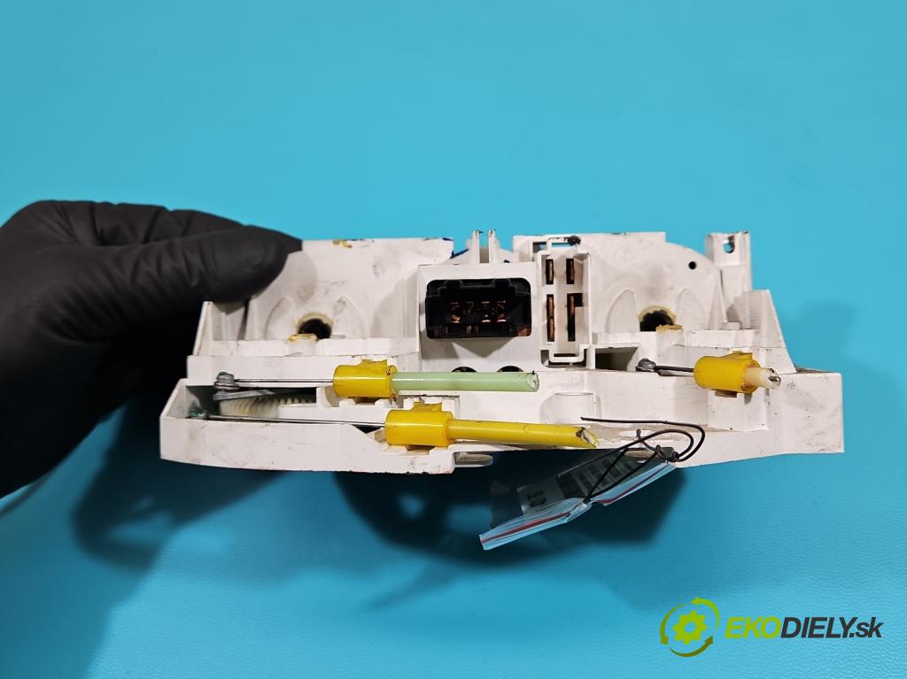 Vw New Beetle 1998-2010 2.0 8V 116 HP manual 85 kW 1984 cm3 3- panel kúrenia 1C0820045D