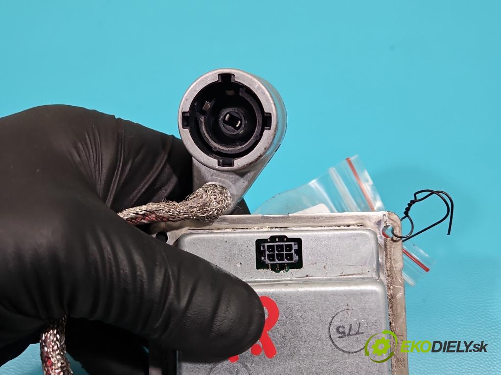 Renault Laguna II 2001-2007 1.8 16V 121KM manual 89 kW 1783 cm3 5- střídač: xenon 73930912 (Riadiaca jednotka xenónu)