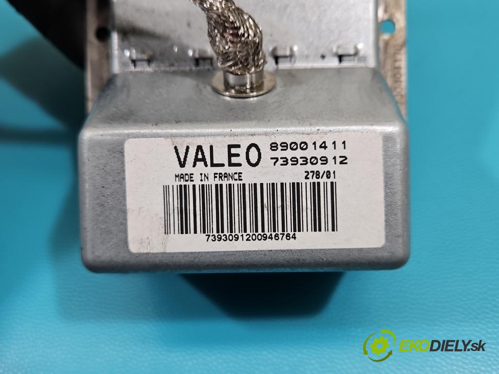 Renault Laguna II 2001-2007 1.8 16V 121KM manual 89 kW 1783 cm3 5- střídač: xenon 73930912 (Riadiaca jednotka xenónu)