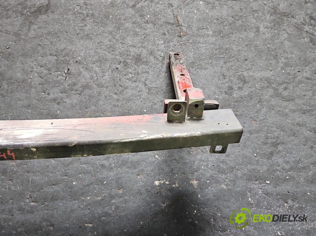 Audi A4 B5 1994-2001 1.9 tdi 90 hp manual 66 kW 1896 cm3 4- oko tažné  (Tažná zařízení)