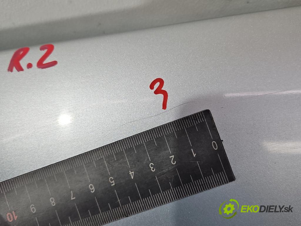 Peugeot 407 2.0 hdi 136hp manual 100 kW 1997 cm3 5- blatnik přední levý  (Predné ľavé)