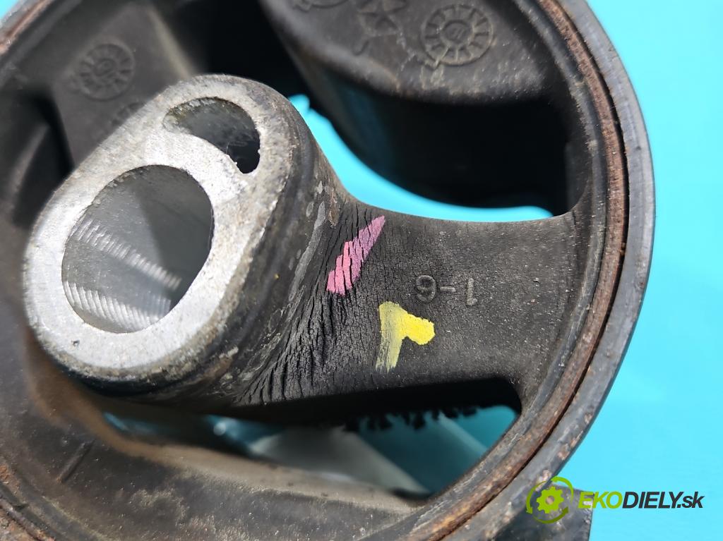 Dodge Caravan V 2007-2020 3.6 V6 automatic 211 kW 3605 cm3 5- airbag motora P05273883AD (Držiak motora)
