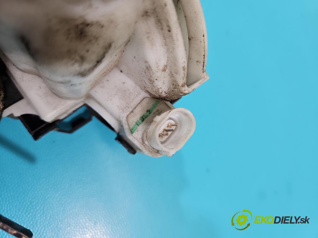 Seat Ibiza II 6K 1993-2002 1.4 mpi 60 HP manual 44 kW 1390 cm3 5- zámok predné ľavý