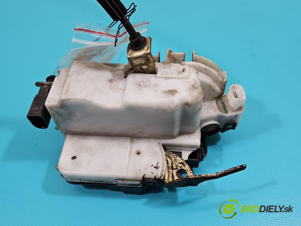 Seat Ibiza II 6K 1993-2002 1.4 mpi 60 HP manual 44 kW 1390 cm3 5- zámok predné ľavý