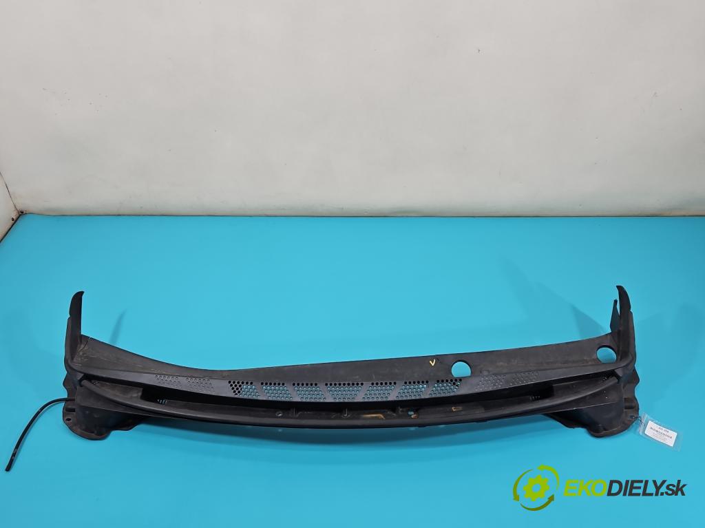 Kia Ceed II 2012-2018 1.6 GDI 135 HP automatic 99 kW 1591 cm3 5- torpédo  (Torpédo (plast pod čelným sklom))