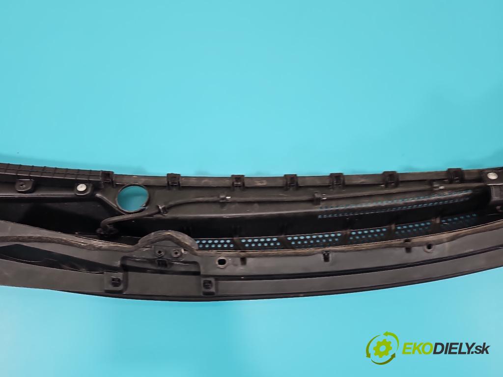 Kia Ceed II 2012-2018 1.6 GDI 135 HP automatic 99 kW 1591 cm3 5- torpédo  (Torpédo (plast pod čelným sklom))