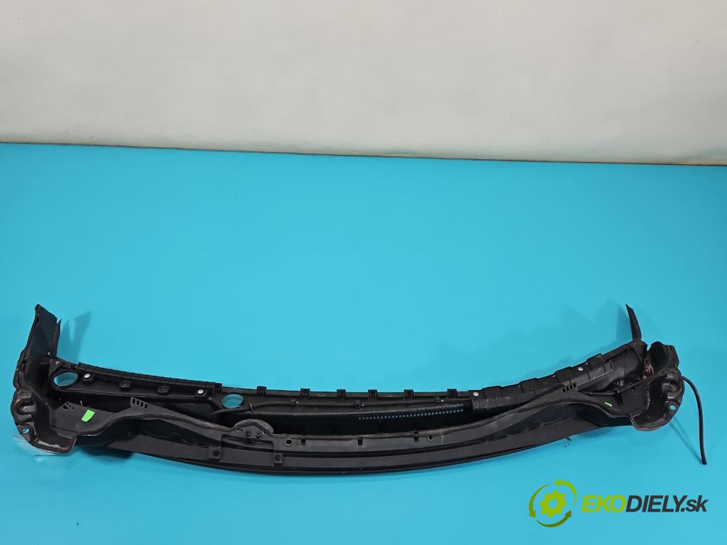 Kia Ceed II 2012-2018 1.6 GDI 135 HP automatic 99 kW 1591 cm3 5- torpédo  (Torpédo (plast pod čelným sklom))