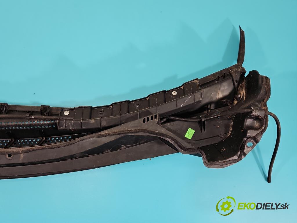 Kia Ceed II 2012-2018 1.6 GDI 135 HP automatic 99 kW 1591 cm3 5- torpédo  (Torpédo (plast pod čelným sklom))