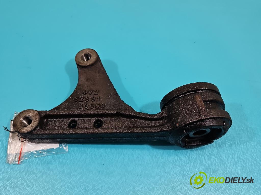 Toyota Land Cruiser J200 2007- 4.5 V8 D4D 286 HP automatic 210 kW 4461 cm3 5- airbag motora 52391-60050 (Držiak motora)