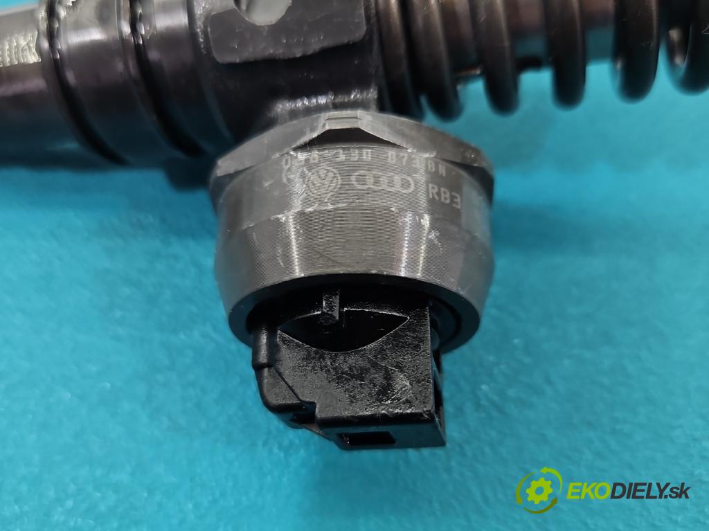 Seat Altea 1.9 tdi 105 HP manual 77 kW 1896 cm3 5- vstrekovacie čerpadlo 0414720313 (Vstrekovač paliva)