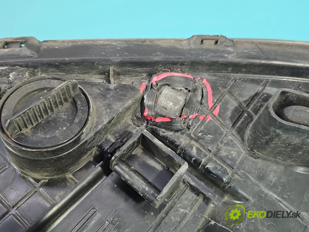 Kia Ceed II 2012-2018 1.6 crdi 110 HP manual 81 kW 1582 cm3 5- Reflektor: pravý 92102-A2020 (Svetlo predné pravé)