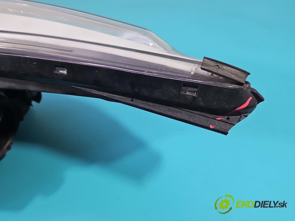 Kia Ceed II 2012-2018 1.6 crdi 110 HP manual 81 kW 1582 cm3 5- Reflektor: pravý 92102-A2020 (Svetlo predné pravé)