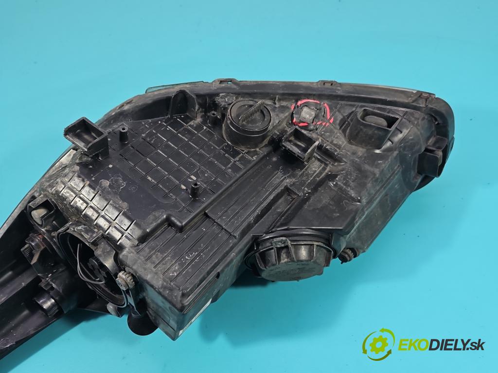 Kia Ceed II 2012-2018 1.6 crdi 110 HP manual 81 kW 1582 cm3 5- Reflektor: pravý 92102-A2020 (Svetlo predné pravé)