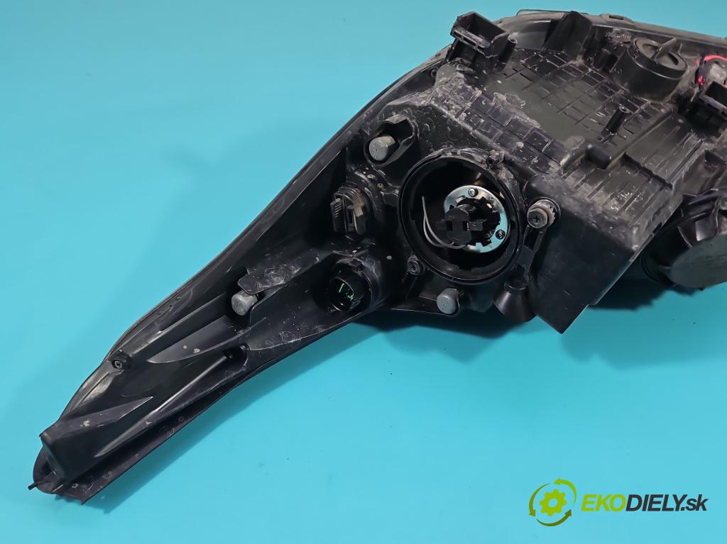 Kia Ceed II 2012-2018 1.6 crdi 110 HP manual 81 kW 1582 cm3 5- Reflektor: pravý 92102-A2020 (Svetlo predné pravé)