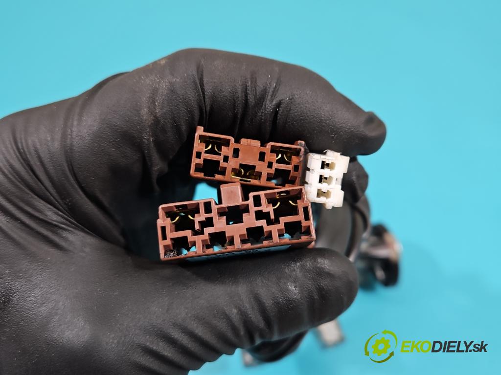 Honda Civic VI 1995-2001 1.4 16V 90 HP  66 kW 1396 cm3 5- Spínačka  (Spínacia skrinka)