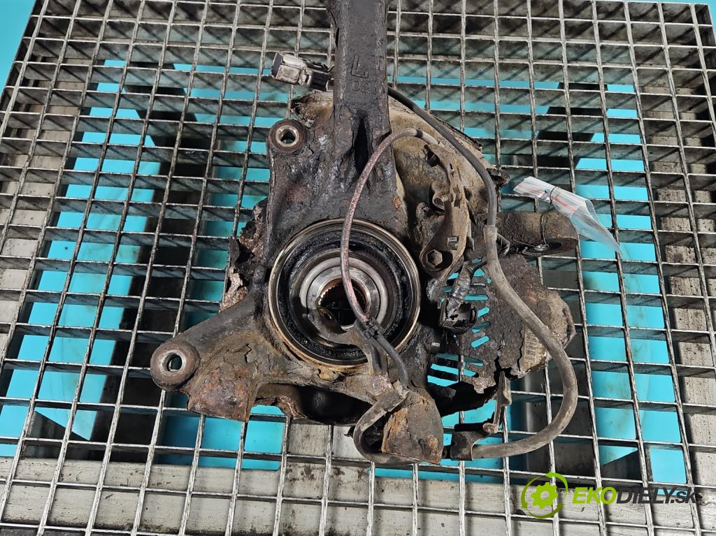 Toyota Land Cruiser J200 2007- 4.5 V8 D4D 286 HP automatic 210 kW 4461 cm3 5- náboj ľavé  (Náboj)