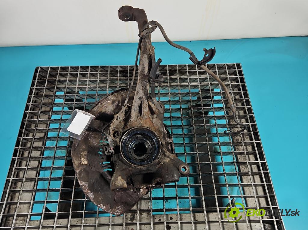 Toyota Land Cruiser J200 2007- 4.5 V8 D4D 286 HP automatic 210 kW 4461 cm3 5- náboj pravé  (Náboj)