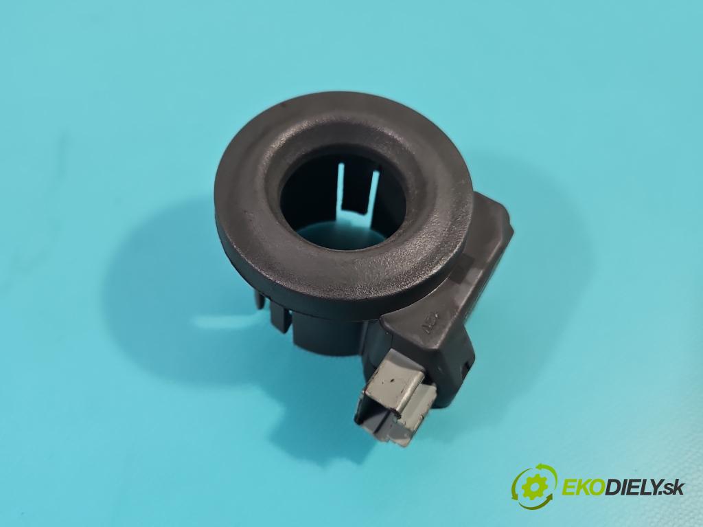 Renault Clio II 1998-2012 1.4 8V 75 HP manual 55 kW 1390 cm3 5- Spínačka (Spínacia skrinka)