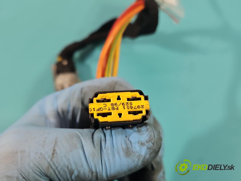 Renault Clio II 1998-2012 1.4 8V 75 HP manual 55 kW 1390 cm3 5- Spínačka (Spínacia skrinka)