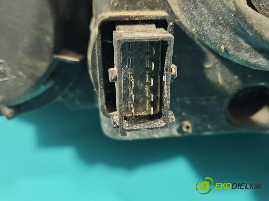Opel Corsa C 2000-2006 1.0 12V 58 HP manual 43 kW 973 cm3 3- Reflektor: pravý 0301172202 (Svetlo predné pravé)