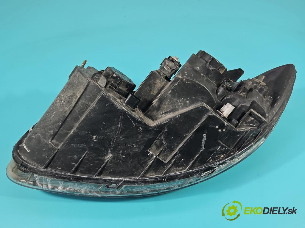 Hyundai Santa Fe II 2006-2012 2.2 CRDI 150 HP automatic 110 kW 2188 cm3 5- Reflektor: pravý 92102-2BXXX (Svetlo predné pravé)